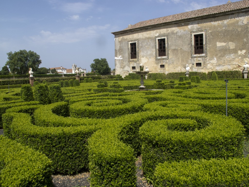 O belo jardim da Quinta da Bacalhôa (Foto: Ora, Pois!)
