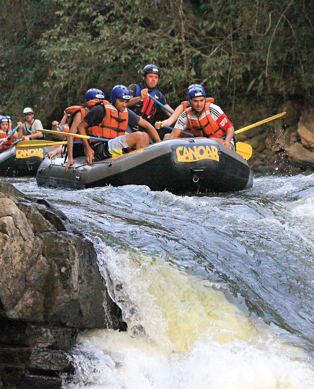 Hora H do rafting no Rio Juquiá, em Juquitiba