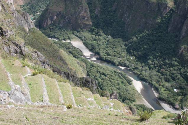 Rio Urubamba na Cidade Sagrada de Machu Picchu Rio Urubamba na Cidade Sagrada de Machu Picchu