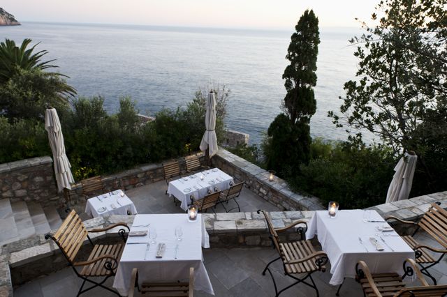 rs2248_aman-sveti-stefan-piazza-terraces