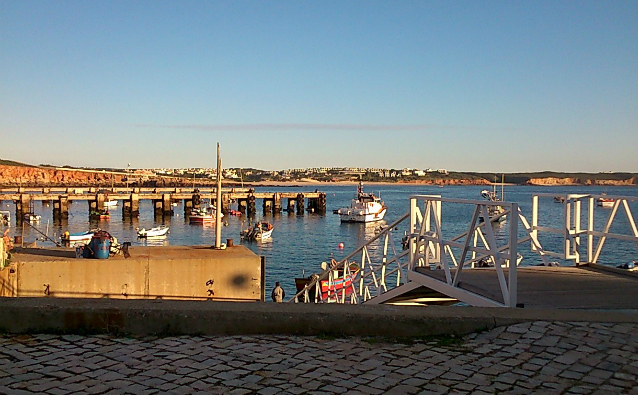Porto da Baleeira, Sagres (foto: Renata Hirota)