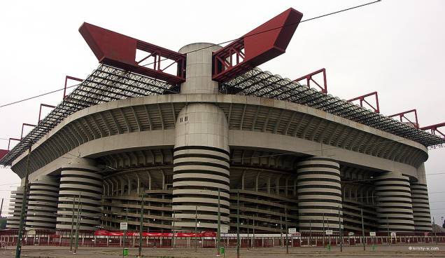 O estádio San Siro/Giuseppe Meazza é a casa dos poderosos times do Milan e da Internazionale de Milão