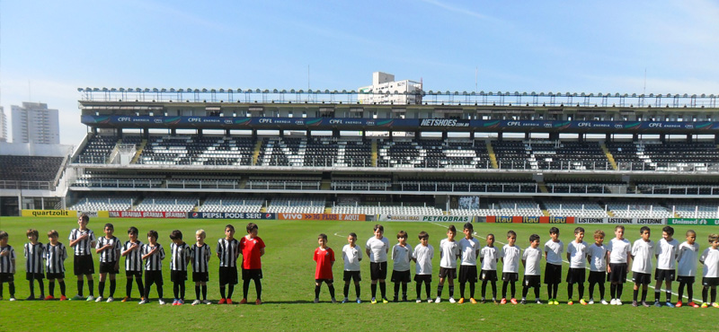 Último dia do Santos Camp, já no gramado da Vila Belmiro