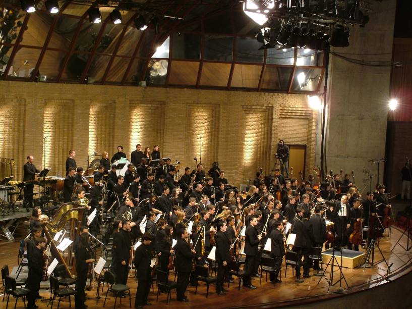  O maior festival de música erudita, o Festival de Inverno de Campos do Jordão (SP), acontece em julho e reúne mais de 40 espetáculos no Auditório Cláudio Santoro e em outros pontos da cidade.
