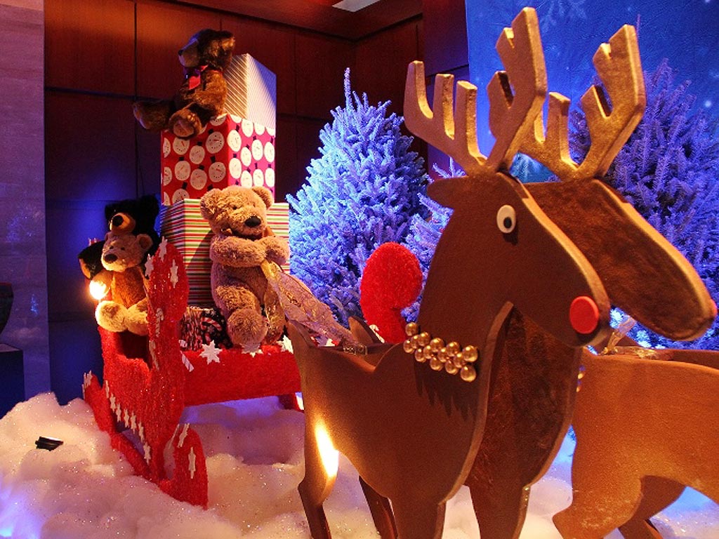 Sugar-sleigh-w-chocolate-reindeer-RC-sm