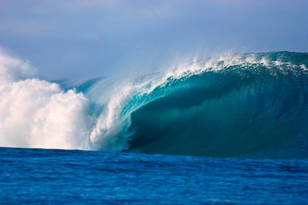 Uma das ondas mais temidas por surfistas de todo o mundo: Teahupoo, no Tahiti