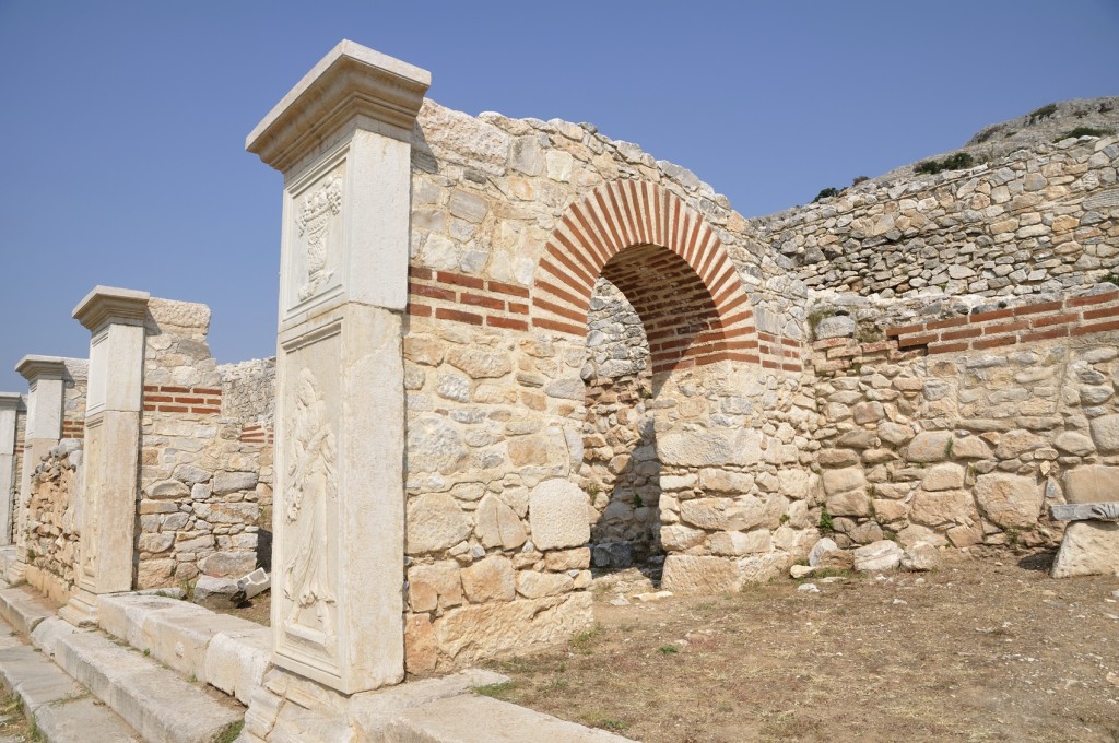 Ruínas de um teatro macedônico, em Filipos, na Grécia (foto: iStock)