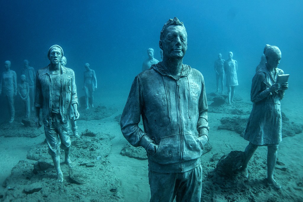 As obras no fundo do mar de Lanzarote, uma das ilhas Canárias da Espanha (Foto: reprodução/Jason deCaires Taylor)