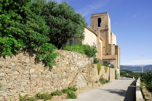 Igreja da comuna de Gassin, no sul da França - uma das relíquias do lugar