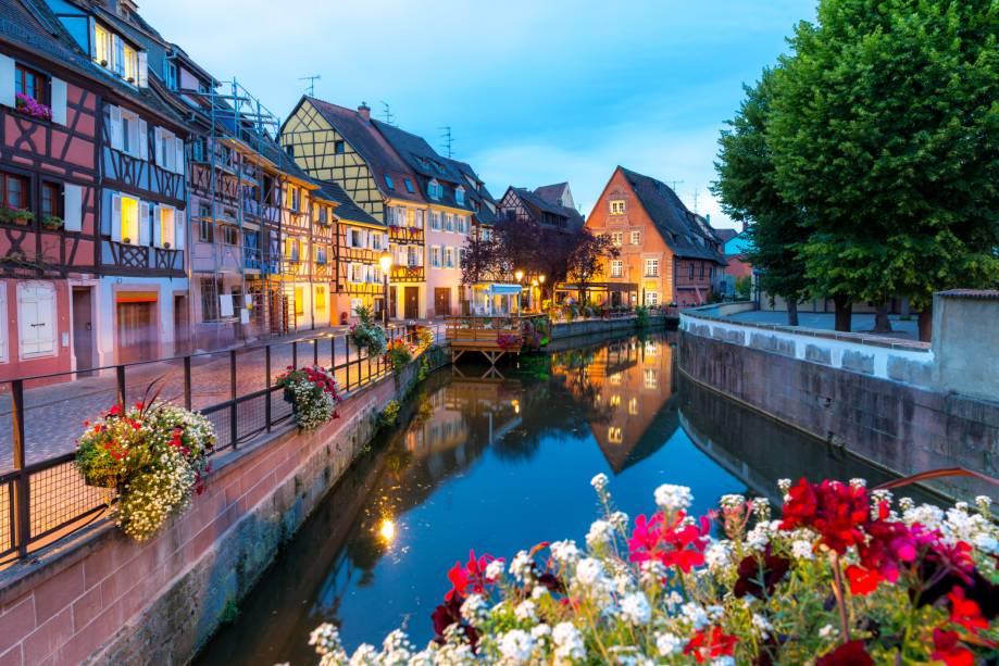 O bairro de Petite Venise é um dos grandes pontos turísticos da cidade, com lindos canais e uma ponte que marcam o seu cenário