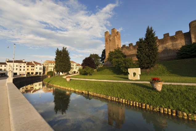 Treviso é cercada por uma muralha