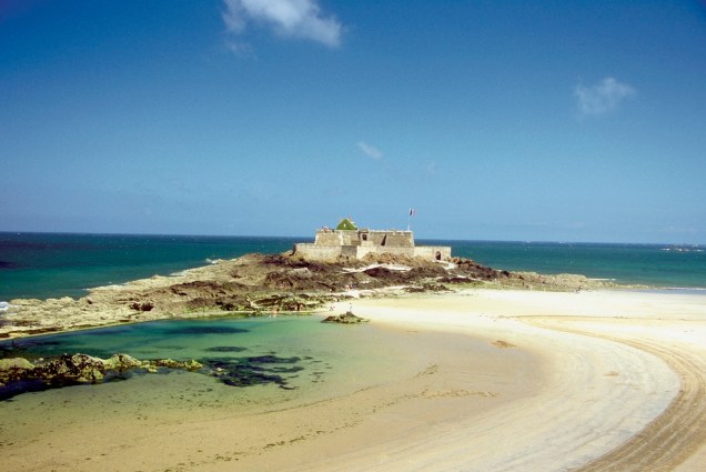 Castelo na areia em Grand Bey Beach