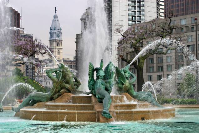 Fontes da cidade de Filadélfia, nos Estados Unidos. A cidade concentra boas atrações para os turistas, como o bairro de Old City, restaurantes e boas lojas Fontes da cidade de Filadélfia, nos Estados Unidos. A cidade concentra boas atrações para os turistas, como o bairro de Old City, restaurantes e boas lojas