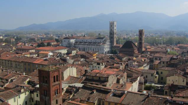 Vista de Lucca a partir da Torre delle Ore