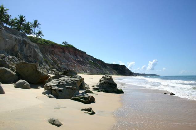 Praia do Rio da Barra, boa faixa de areia para caminhada, mar calmo e paisagens impressionantes Praia do Rio da Barra, boa faixa de areia para caminhada, mar calmo e paisagens impressionantes