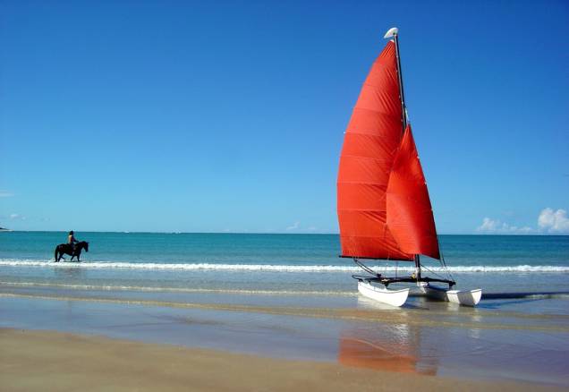 Praia de Itaquena, onde só é possível chegar após 1 hora e meia de caminhada, a partir da Ponta de Itapororoca Praia de Itaquena, onde só é possível chegar após 1 hora e meia de caminhada, a partir da Ponta de Itapororoca