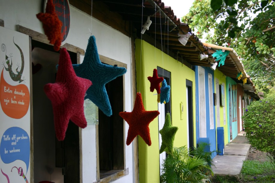 Por trás das casinhas coloridas do Quadrado há pousadas superluxuosas, galerias de arte e diversas lojas de grifes