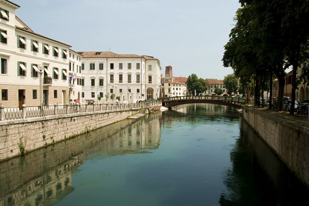 Treviso fica a pouco mais de dez quilômetros ao norte de Veneza