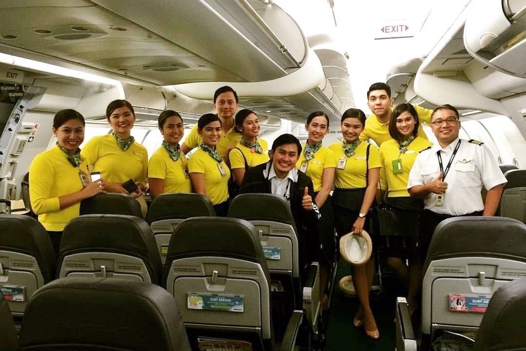 tripulação Cebu Pacific que ajudou bebe a nascer em voo