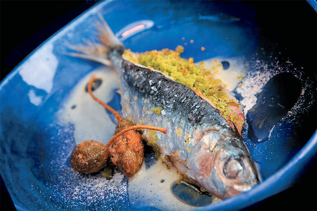 Sardinha com alcaparras do Riff, em Valência, Espanha