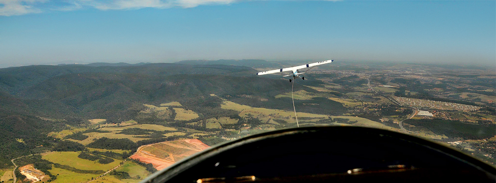 A plácida Serra do Japi, direto do cockpit do planador