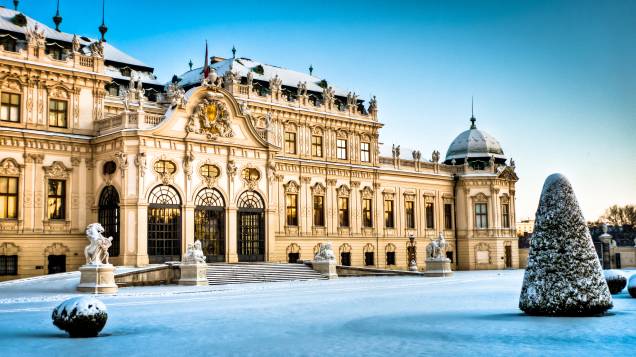 Palácio Belvedere, em Viena, conta com um estilo arquitetônico barroco