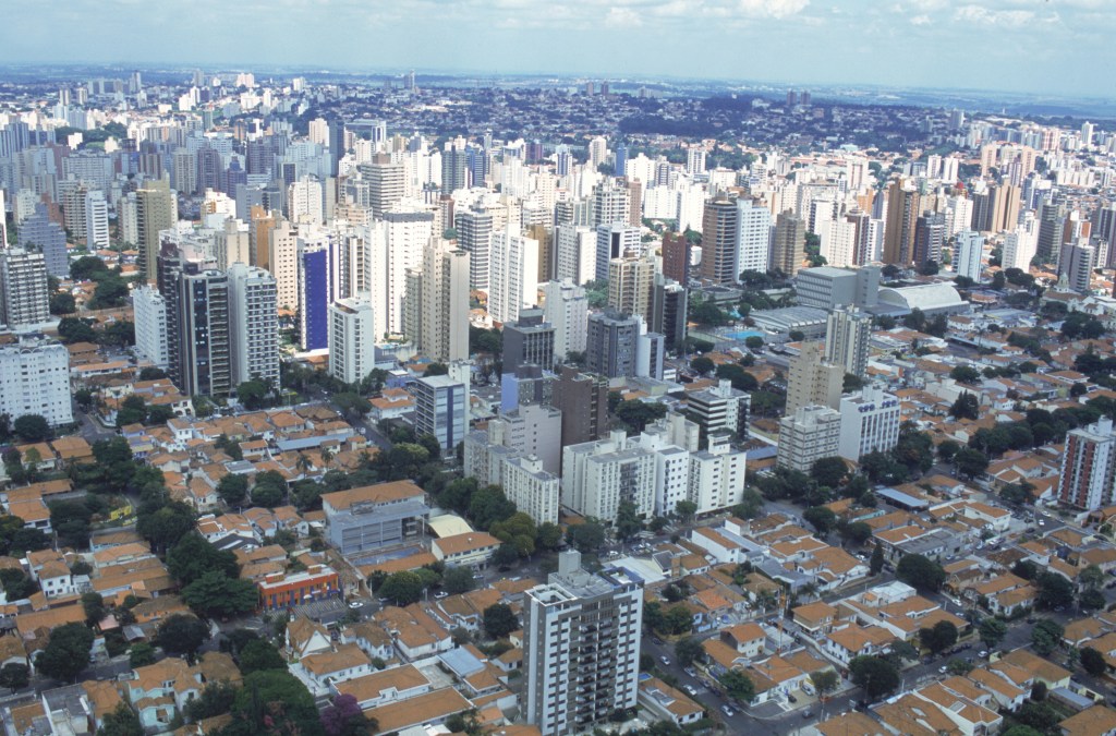 Vista aérea do Cambuí, bairro de Campinas, São Paulo