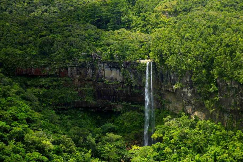 Queda dágua em Yaeyama, nas ilhas Iriomote, em Okinawa, sul do Japão