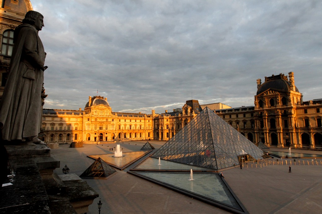 Louvre, Paris, França Louvre, Paris, França