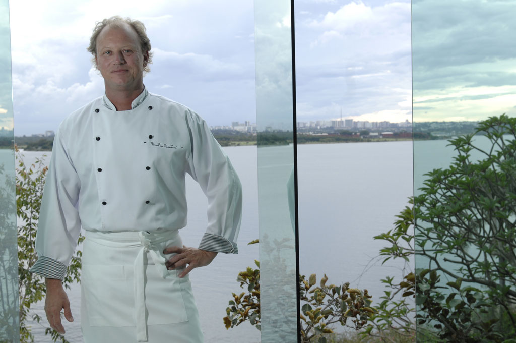 Chef dinamarquês Simon Lau Cederholm do restaurante Aquavit, em Brasília