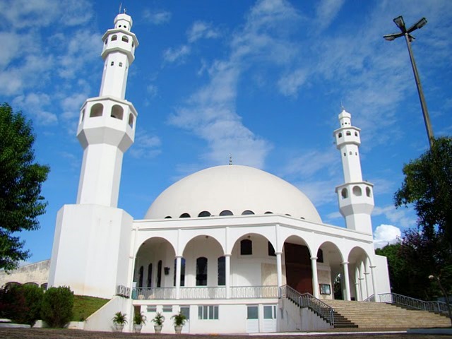 Visita à Mesquita: momento religioso-cultural da viagem