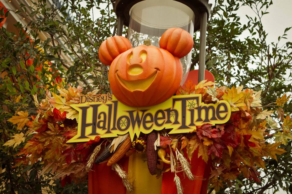 Festa temática de Halloween nos parques da Disney