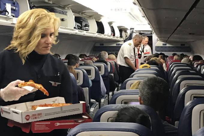 Delta Airlines pizza voos atrasados Estados Unidos
