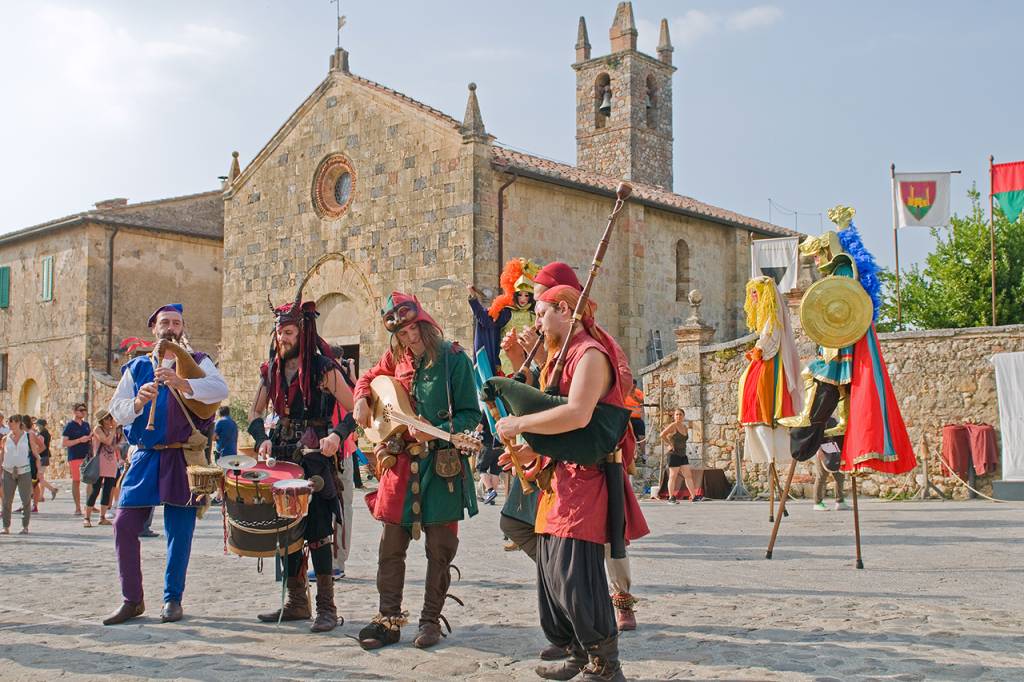 Festa Medieval de Monteriggioni, Toscana, Itália Festa Medieval de Monteriggioni, Toscana, Itália
