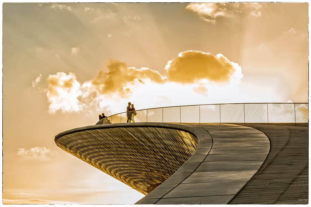 Escultura interativa: dá para subir ao topo