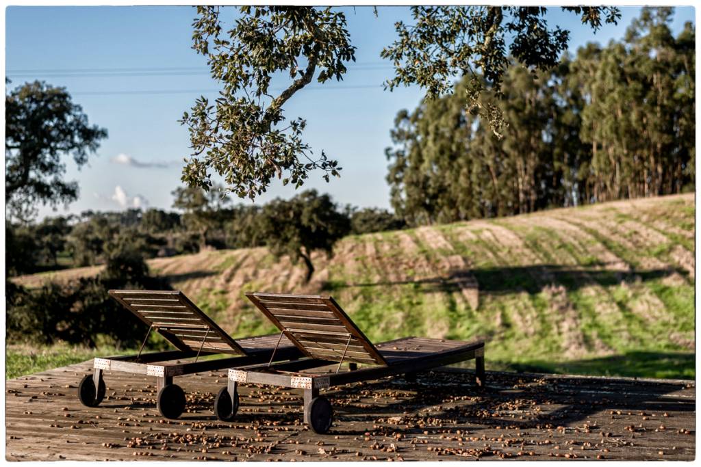 O deck no meio do campo: isolamento providencial