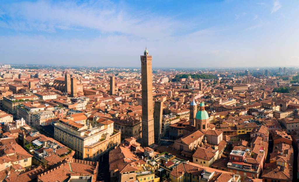 Bolonha, a culta e gastronômica cidade vermelha italiana