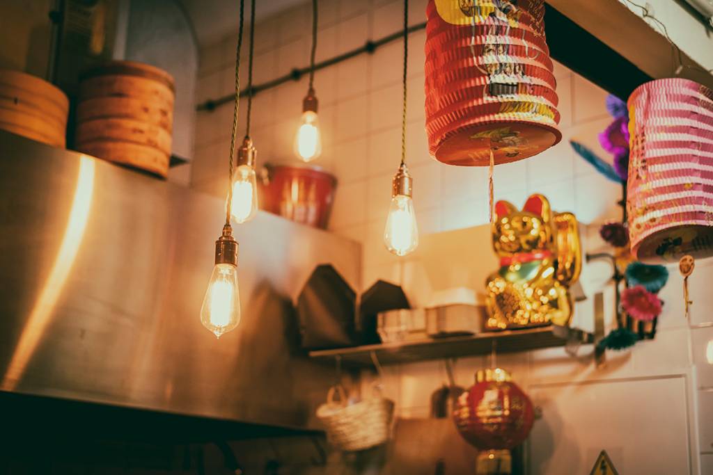 O ambiente da Tasquinha Dim Sum, no Mercado de São Bento: Portugal meets China