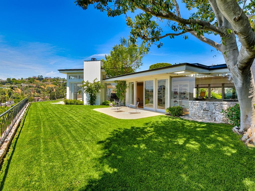 Vista da entrada da casa de Elvis Presley