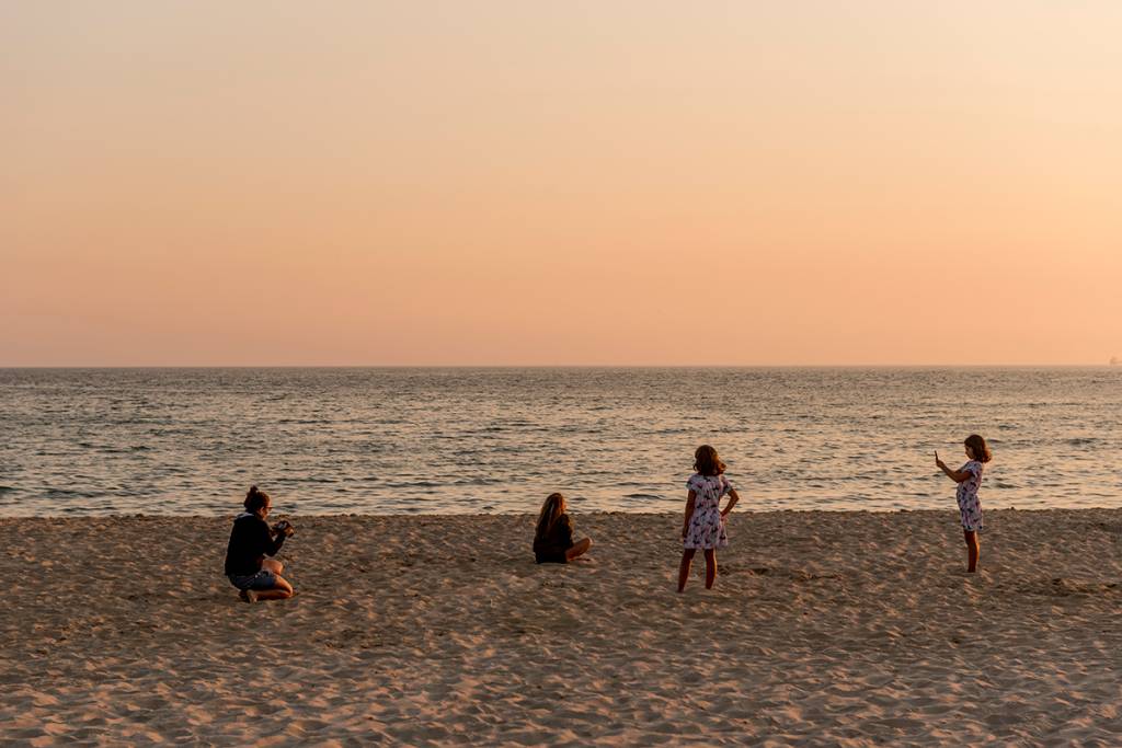 Praia de São Torpes, Sines, Portugal1 A beira-mar no fim do dia: mergulho delícia