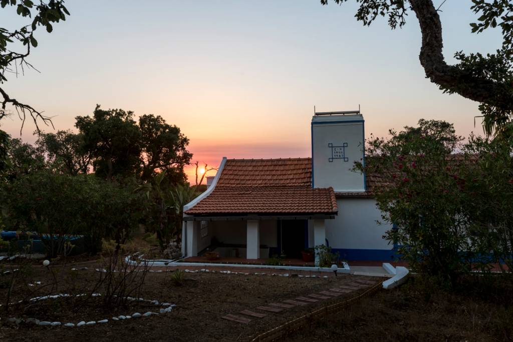 Fachada da Casa Vadia: fofura de ares tipicamente alentejanos