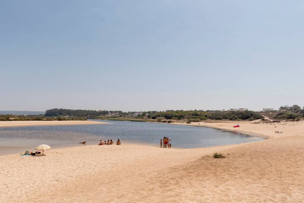 A Lagoa de Melides, na praia de mesmo nome: o milagre das águas morninhas