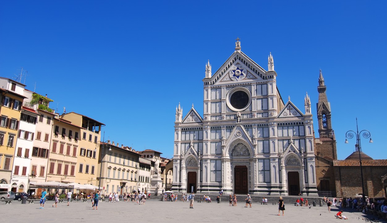 Basilica di Santa Croce, Florença, que foi fechada por tempo indeterminado após acidente que matou um turista