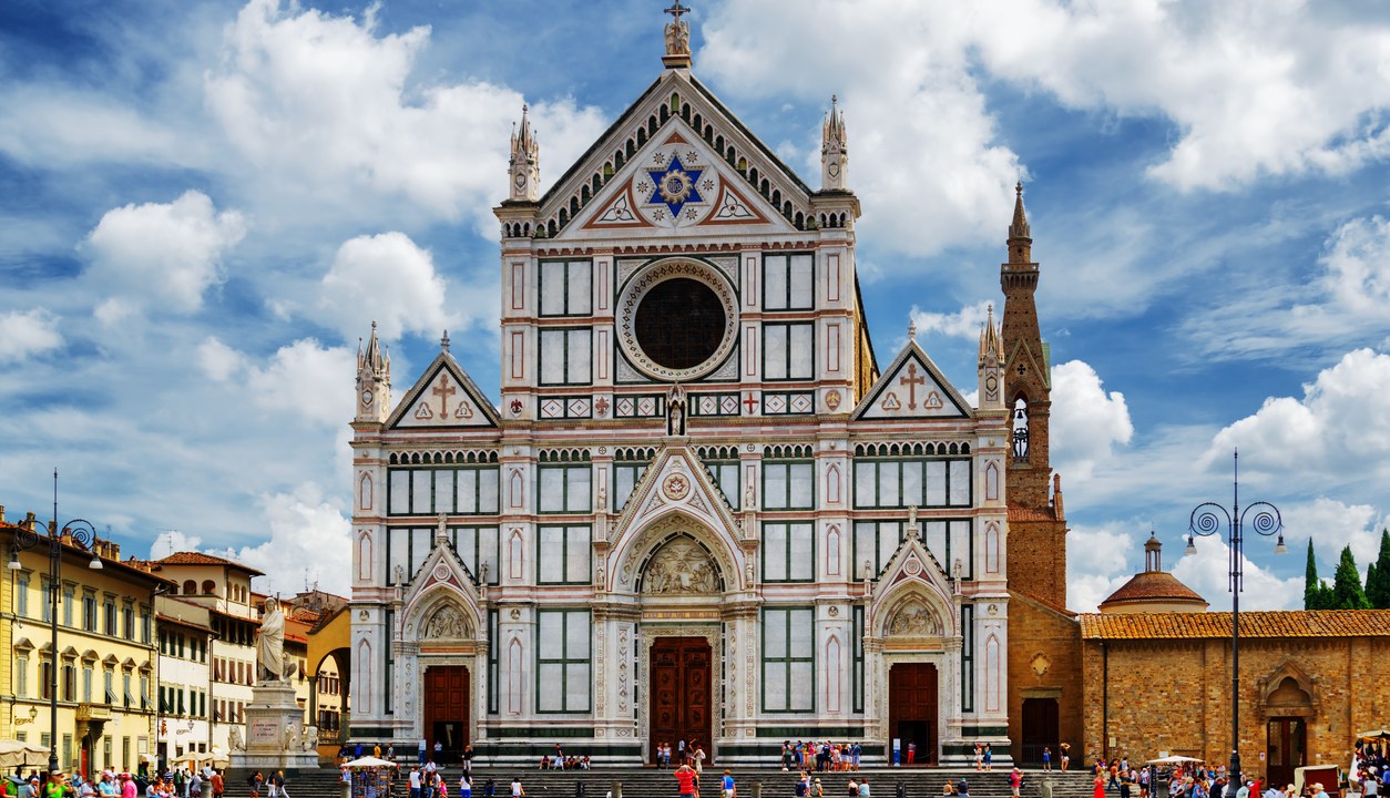 Basílica di Santa Croce, em Florença, Itália, de onde se desprendeu um pedaço do teto e fez uma vítima fatal