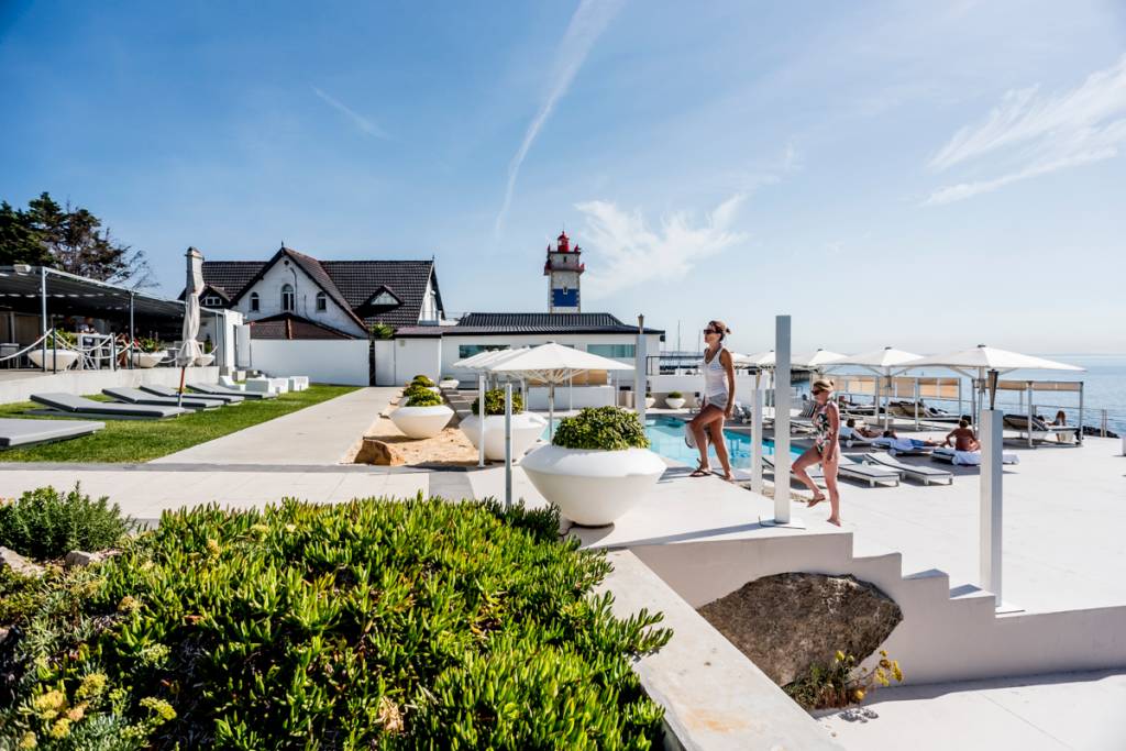 Jardins, piscina e mar: tudo isso pertinho do centro de Cascais