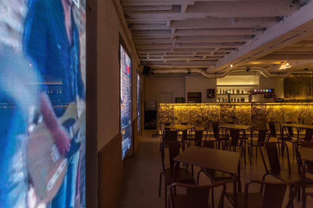 O ambiente do Malt, bar em pleno Cais do Sodré: dezenas de cervejas no menu