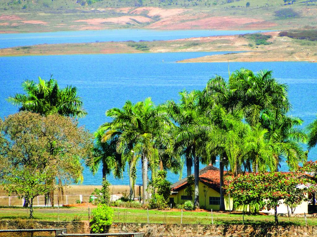 Casa à beira da Represa Emborcação