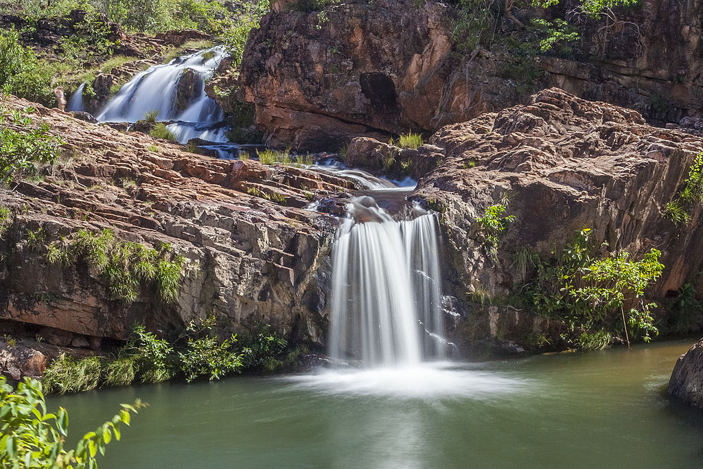 Uma trilha de 2 km passa por cachoeiras e poços no complexo de Cachoeiras dos Macaquinhos