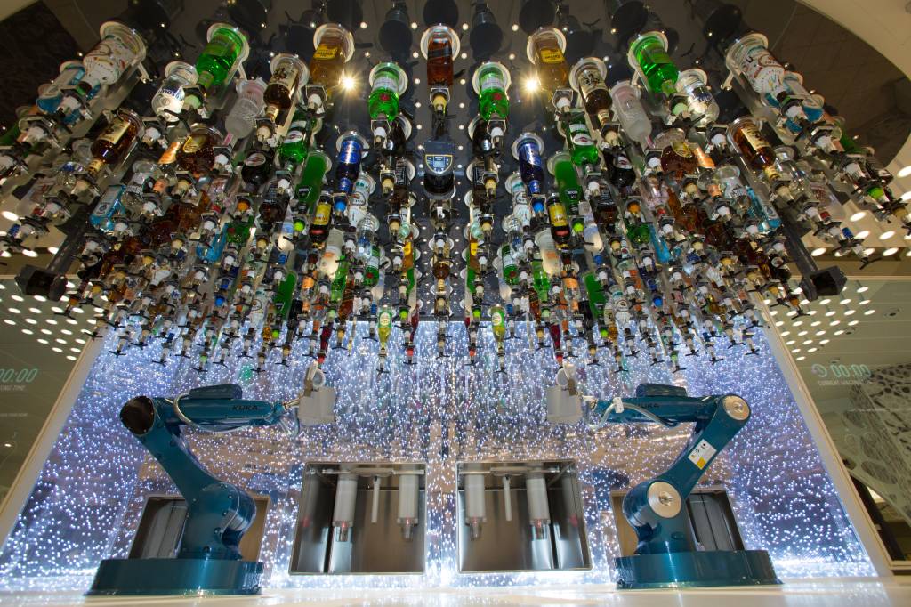 Symphony of the Seas. Symphony of the Seas.