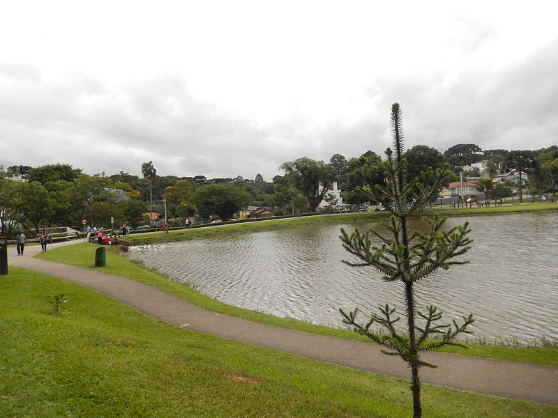 Parque São Lourenço: bom para pedaladas e caminhadas ao redor do lago